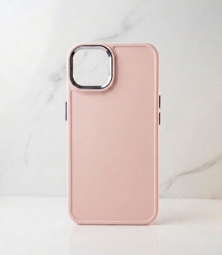 ROSADO CON BORDE PLATEADO - iPhone 13 / 13 Pro / 14 / 14 Pro / 14 Plus / 15 Plus / 15 Pro Max / 16 / 16 Pro / 16 Pro Max