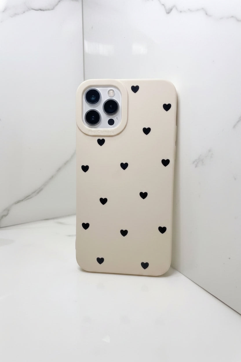 BEIGE CON CORAZONES NEGROS - iPhone 11 Pro