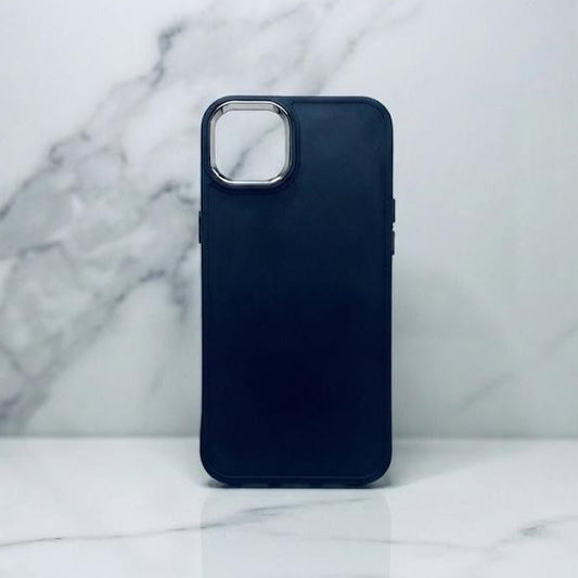 NEGRO CON BORDE PLATEADO - 14 Plus / 15 Plus / 16 Pro